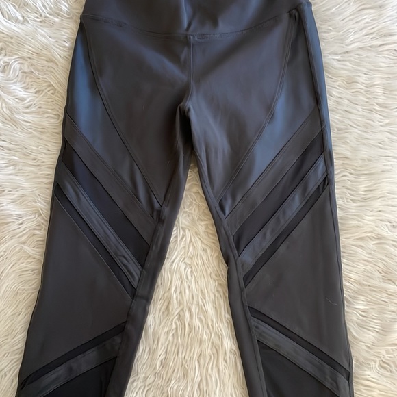 Alo leggings. Size large - Picture 2 of 4